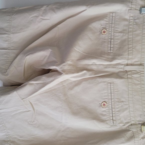 Shorts - Picture 2 of 3